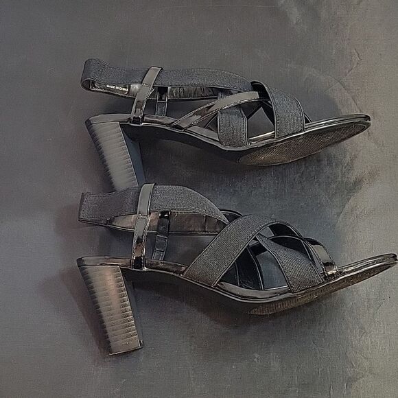 NUE OPTIONS LOW BLOCK HEEL CRISSCROSS ELASTIC STRAP OPEN TOE SANDAL - Picture 8 of 14